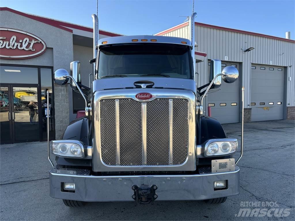 Peterbilt 567 Autotractoare