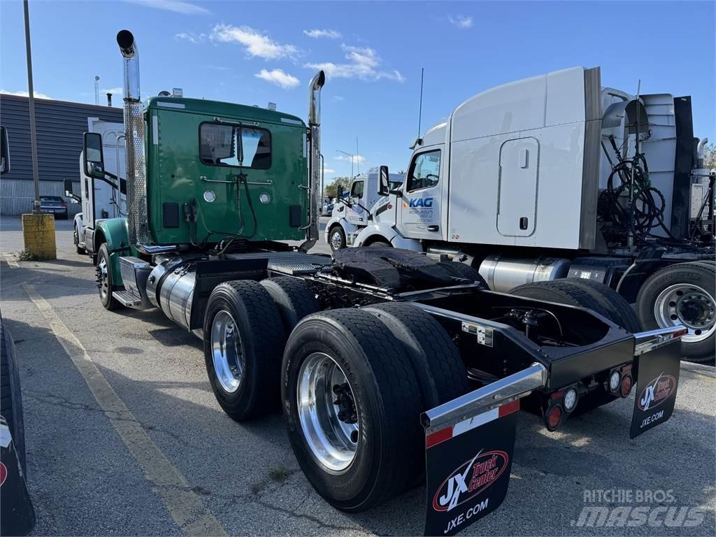 Peterbilt 567 Autotractoare