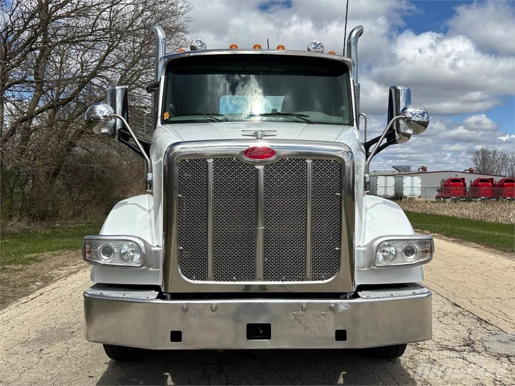 Peterbilt 567 Autotractoare