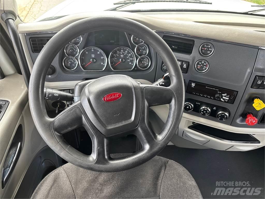 Peterbilt 567 Autotractoare
