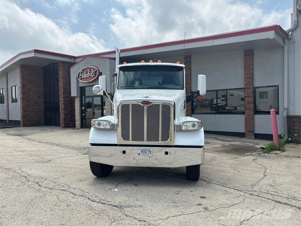 Peterbilt 567 Autotractoare