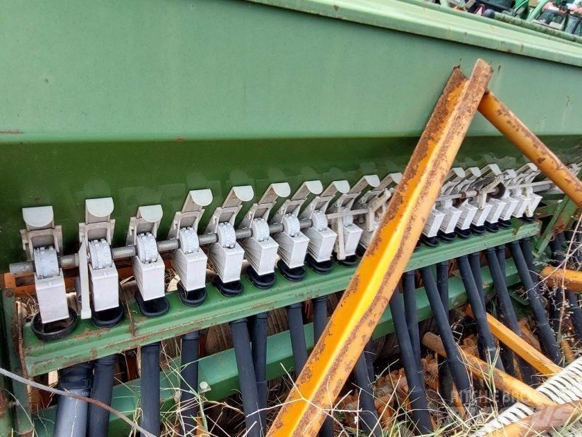 Amazone 402 Utilaje întreţinere terenuri - Altele