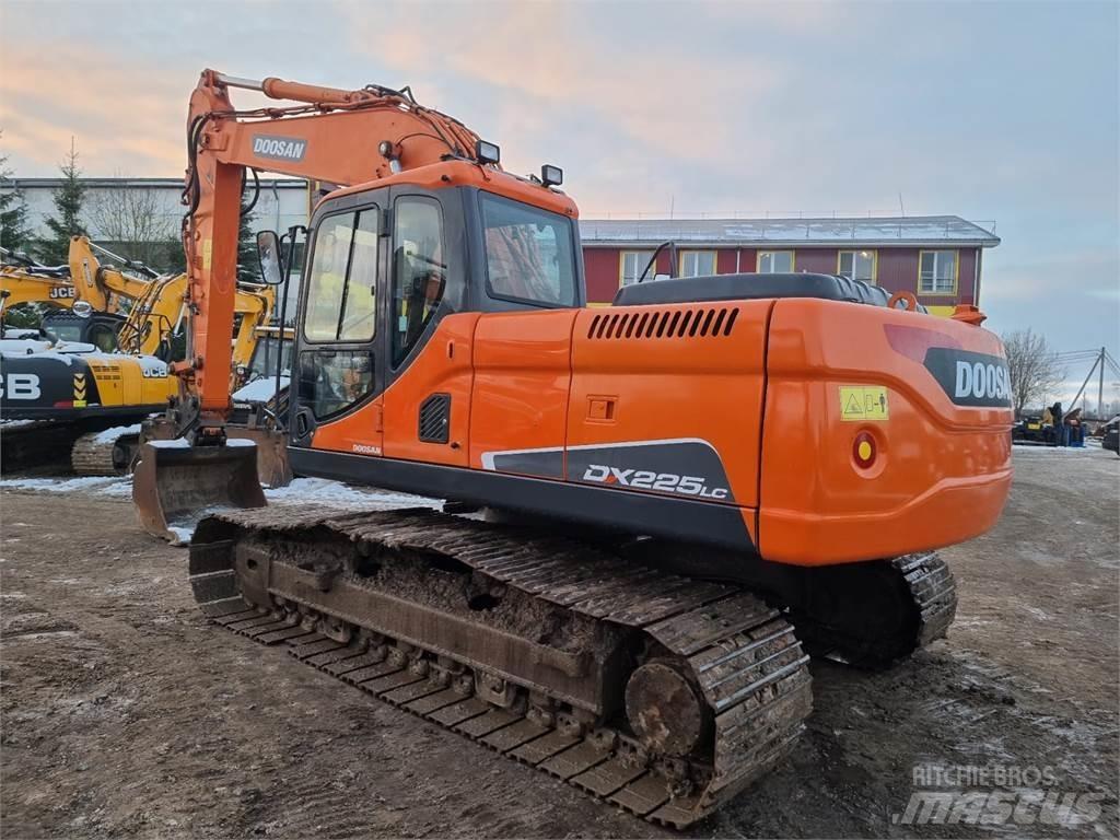 Doosan DX225LC Excavatoare pe șenile
