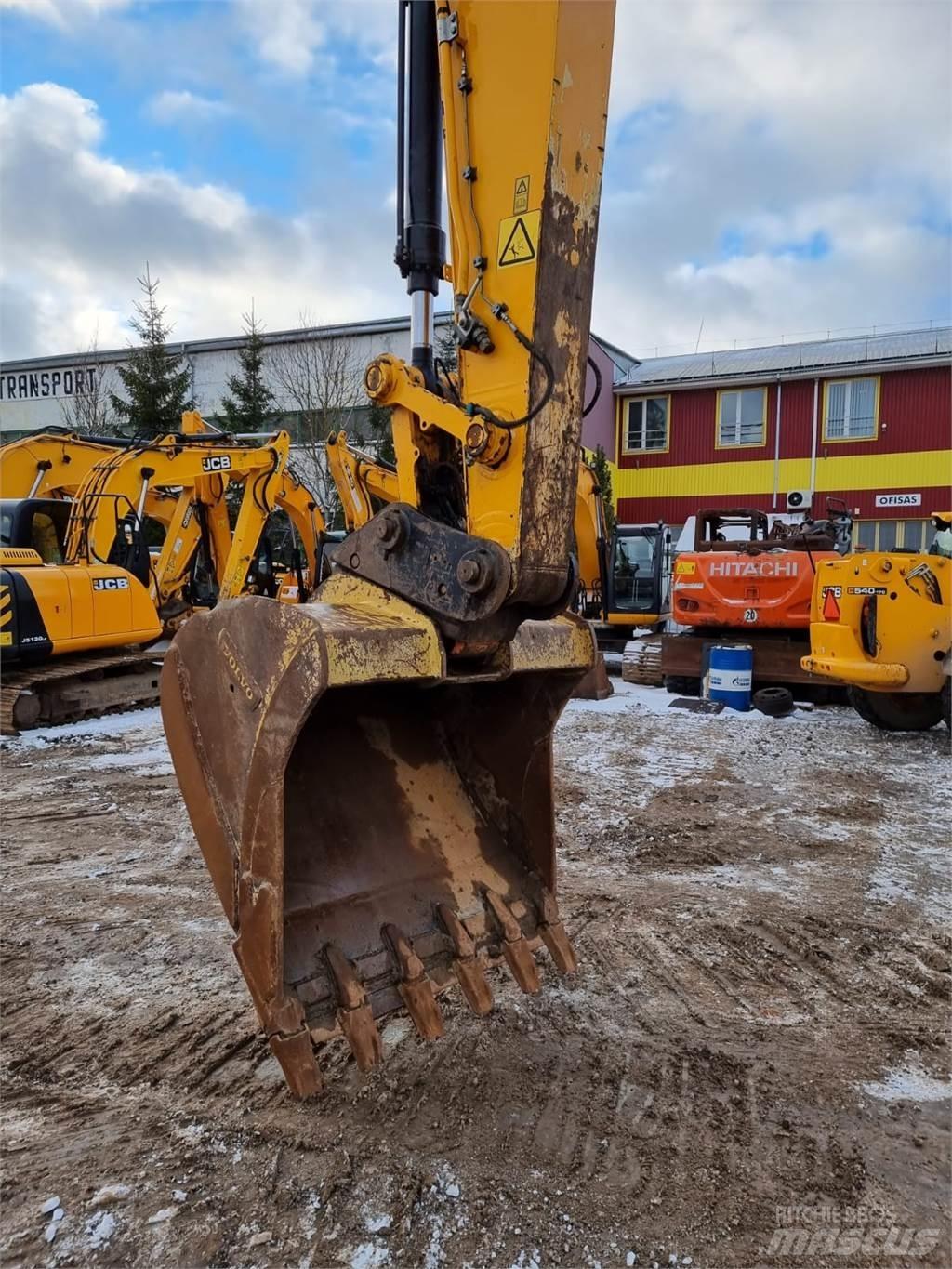 JCB JS220LC Plus Excavatoare pe șenile
