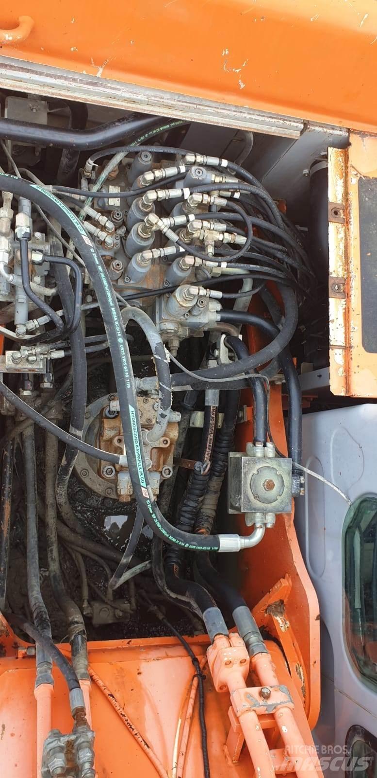Kobelco E215LC Excavatoare pe șenile
