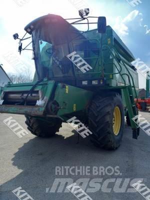 John Deere 2256 2WD Combine de secerat