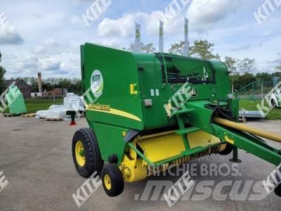 John Deere 568 Masina de balotat cilindric