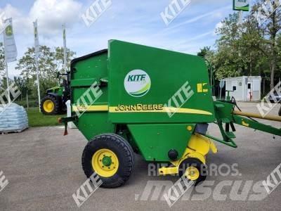 John Deere 568 Masina de balotat cilindric