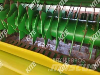 John Deere 568 Masina de balotat cilindric