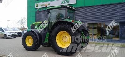 John Deere 6210R Tractoare