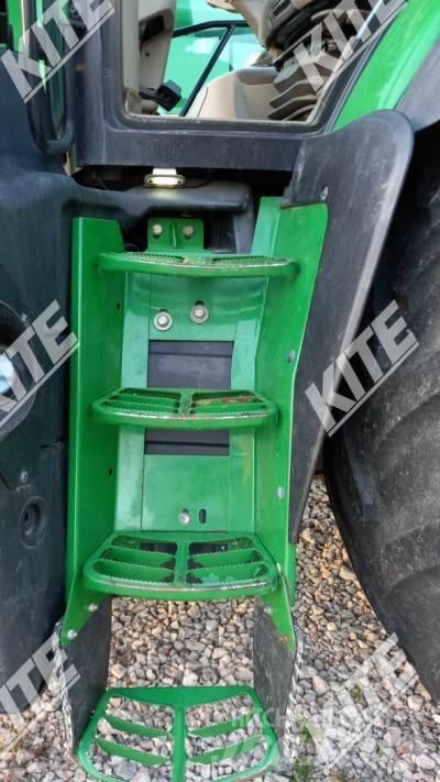 John Deere 6215R Tractoare