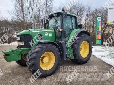 John Deere 7430 Tractoare