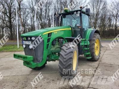 John Deere 8130 Tractoare