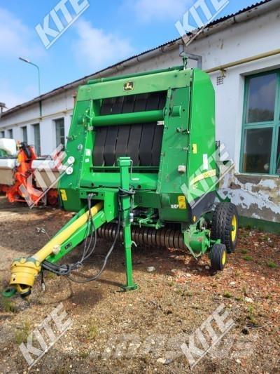 John Deere 852 Masina de balotat cilindric