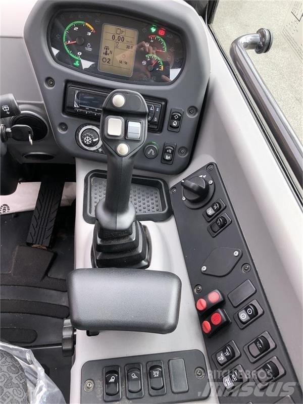 CASE 221F Incarcator pe pneuri