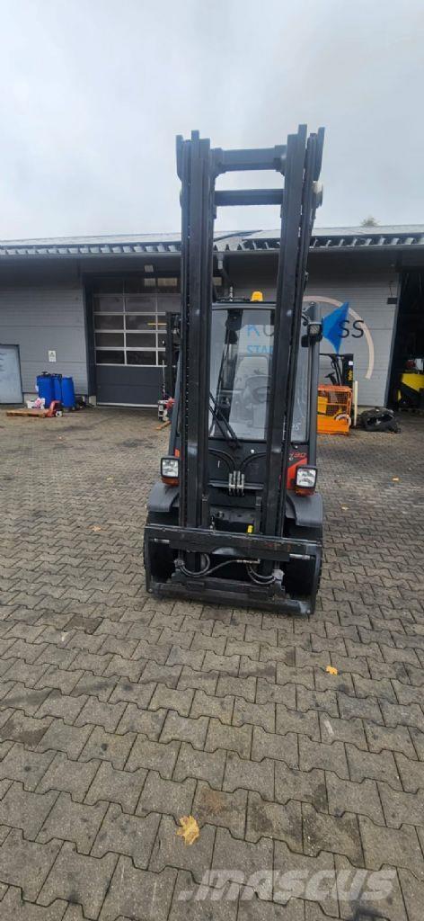 Linde H 30 D-02 Stivuitor diesel