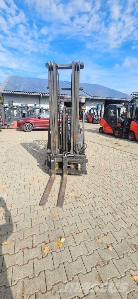 Nissan GN01L18HQ Stivuitor electric