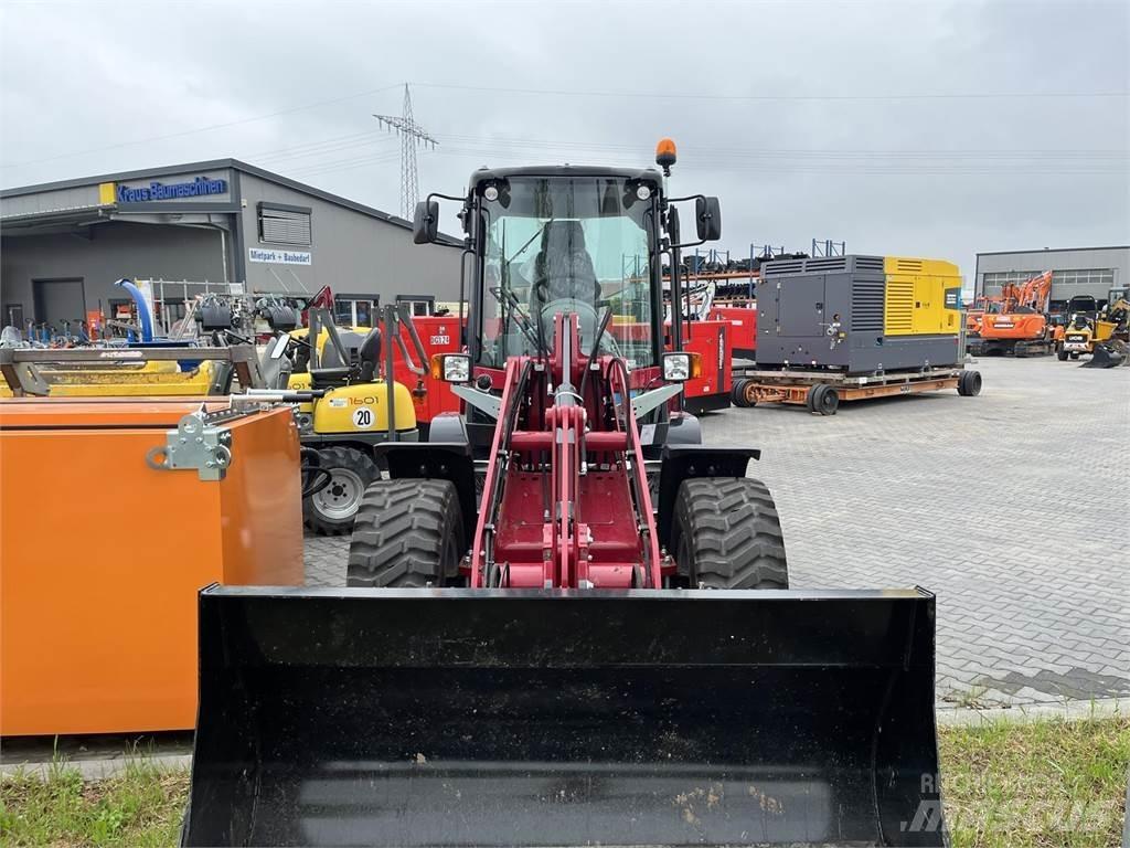 Yanmar V80 Incarcator pe pneuri
