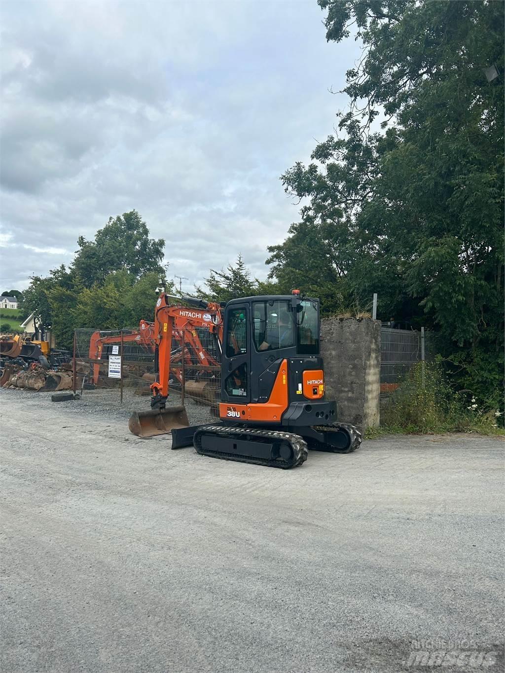 Hitachi ZX38U-6 Excavatoare pe șenile
