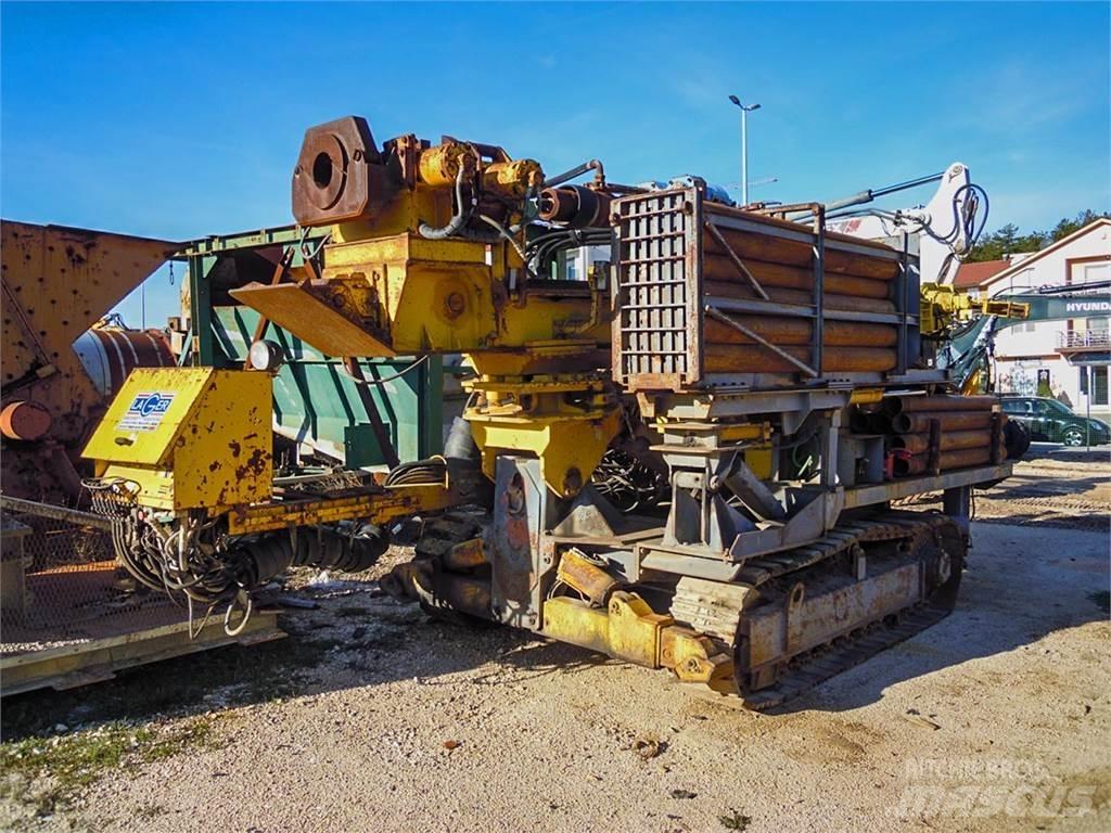 Atlas Copco Mustang 13-F3 Echipamente de forare la suprafata