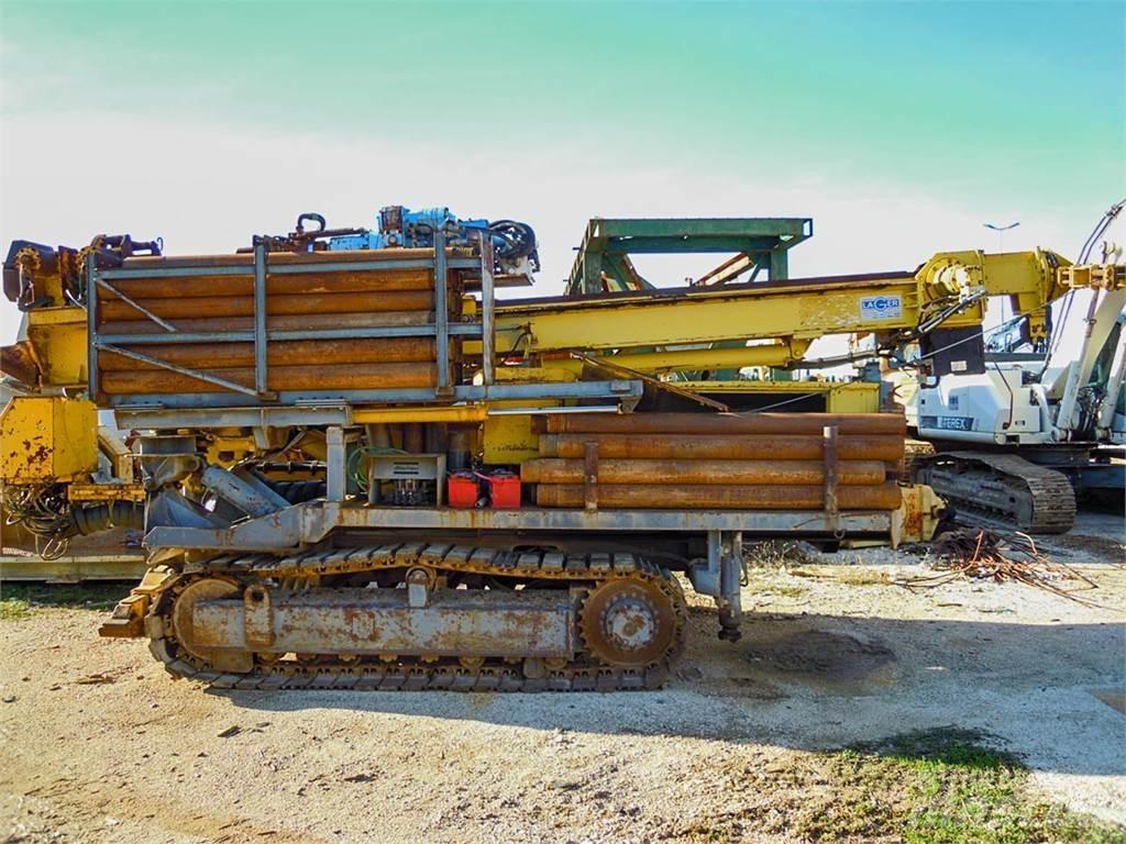 Atlas Copco Mustang 13-F3 Echipamente de forare la suprafata