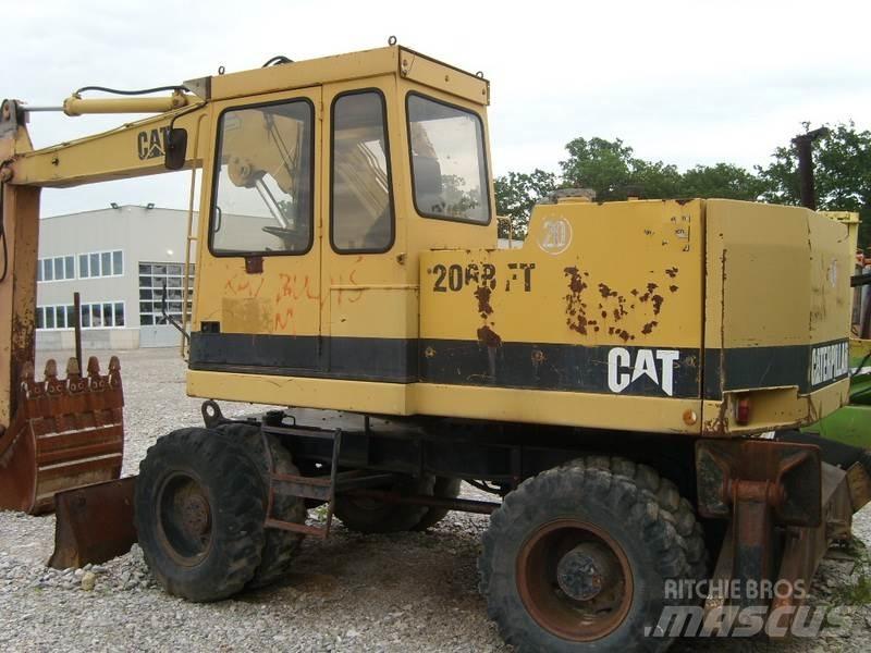 CAT 206 BFT Excavatoare cu roti