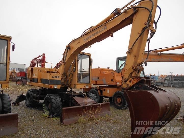 CAT 212B FT Excavatoare cu roti