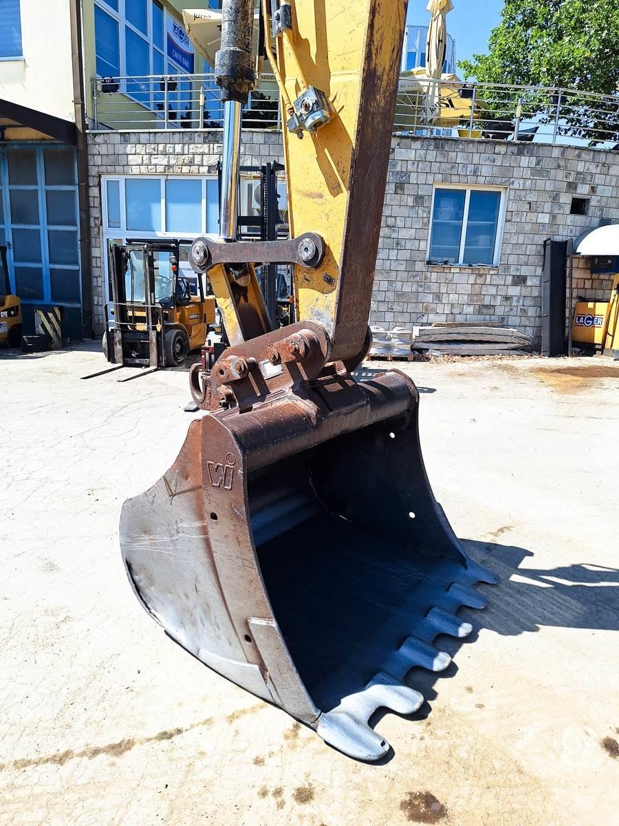 CAT 323D Excavatoare pe șenile
