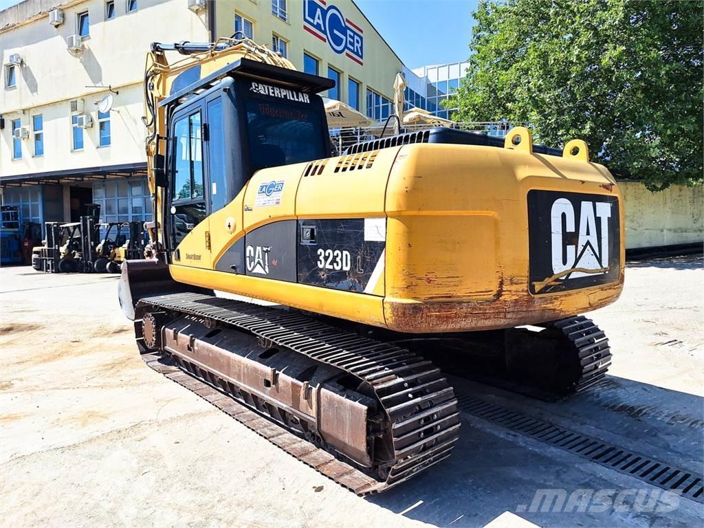 CAT 323D Excavatoare pe șenile
