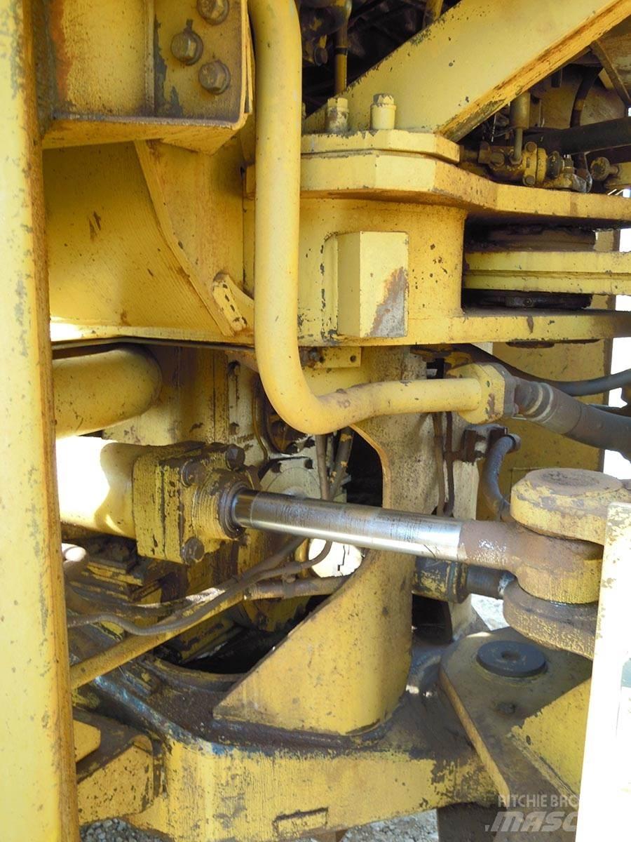 CAT 988B Incarcator pe pneuri
