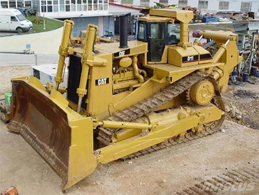 CAT D10 Buldozere pe senile