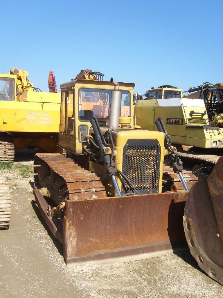 CAT D4 Buldozere pe senile