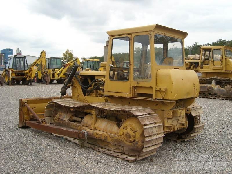 CAT D4 Buldozere pe senile