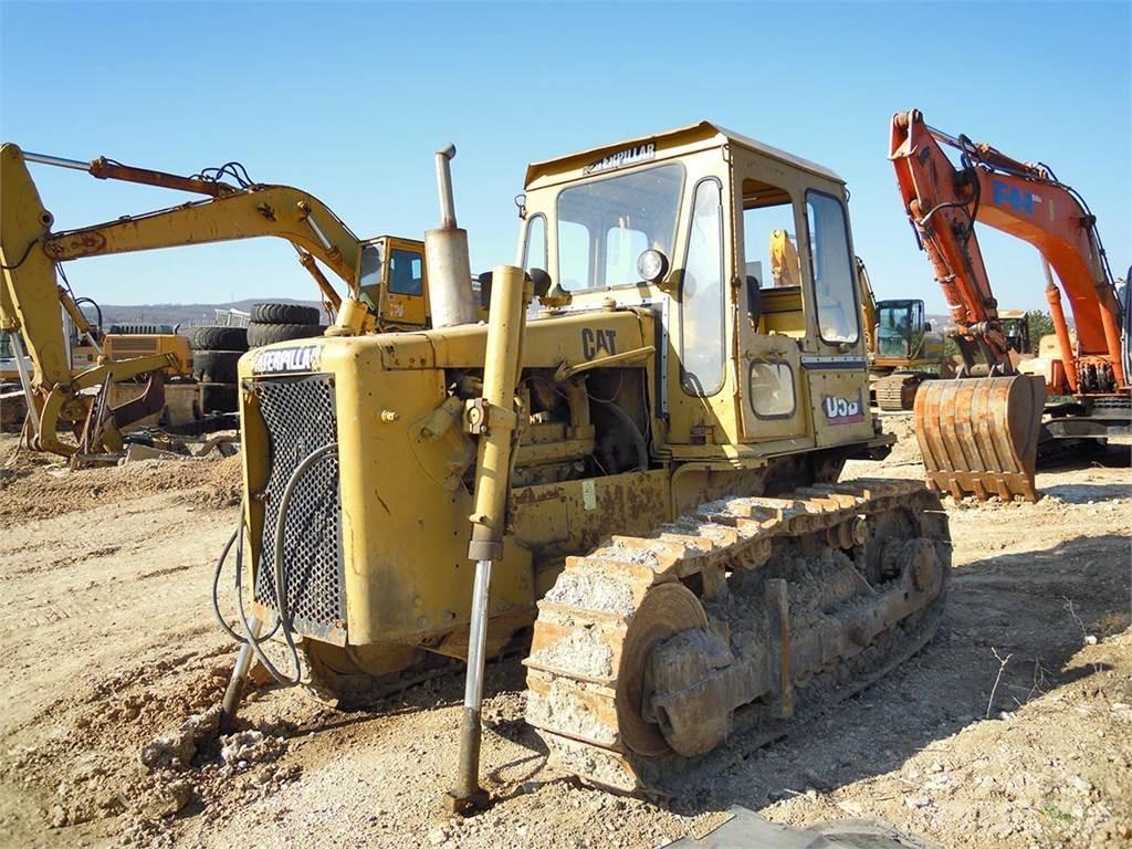 CAT D5B Buldozere pe senile