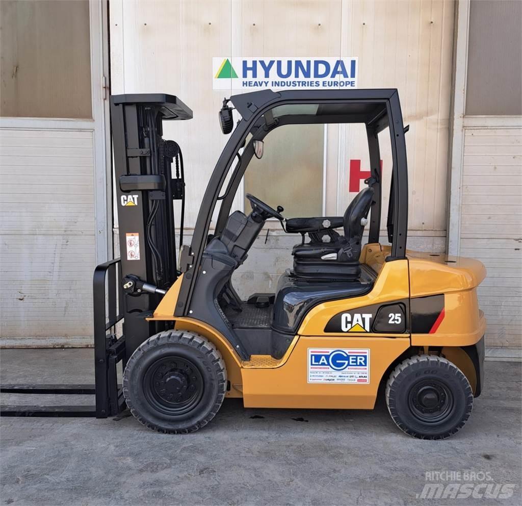 CAT DP25N Stivuitor diesel