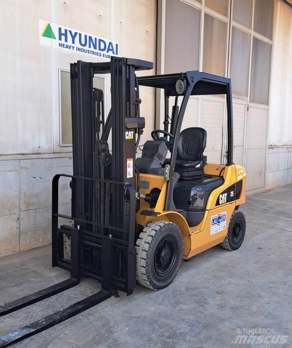 CAT DP25N Stivuitor diesel