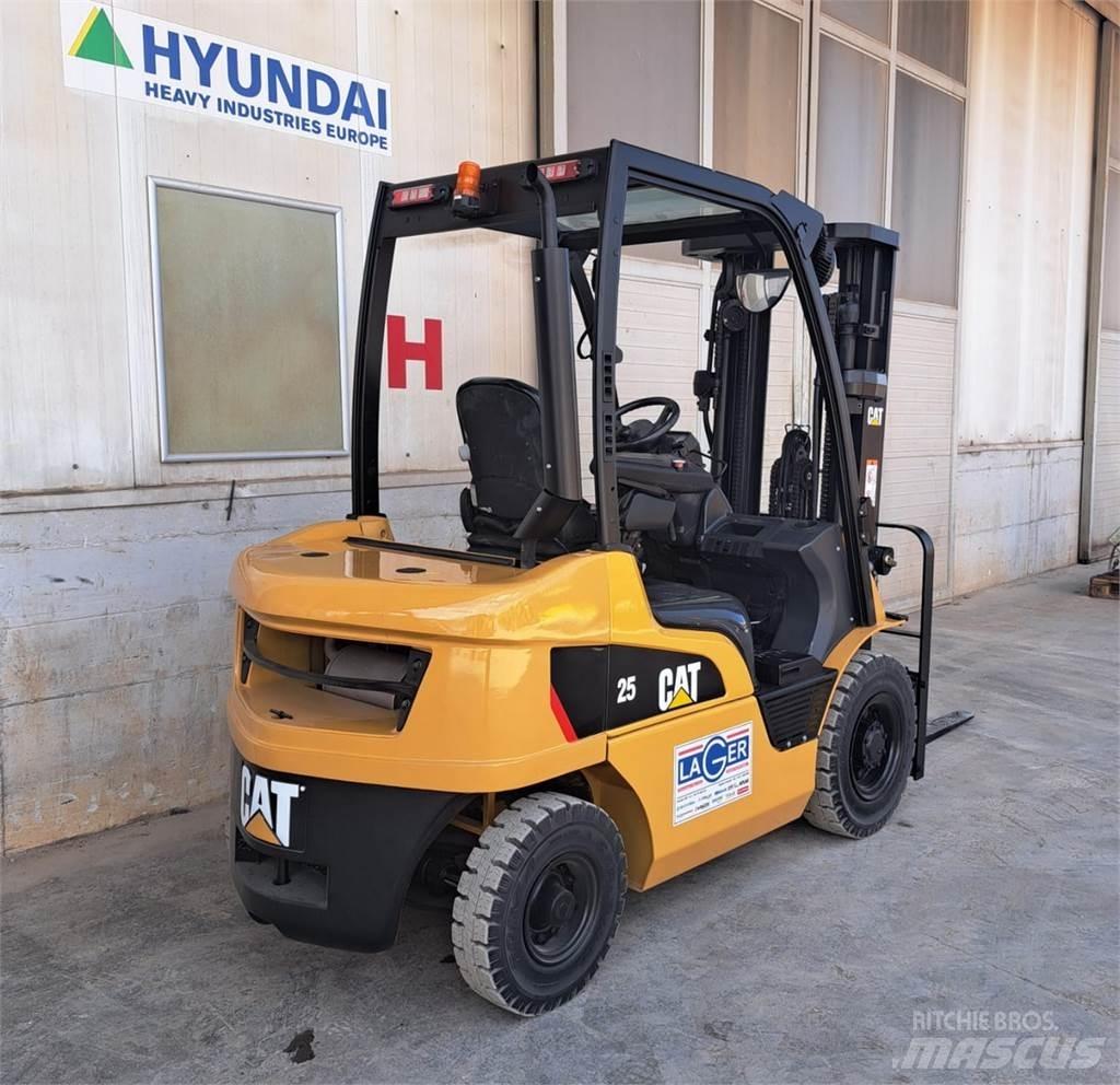 CAT DP25N Stivuitor diesel