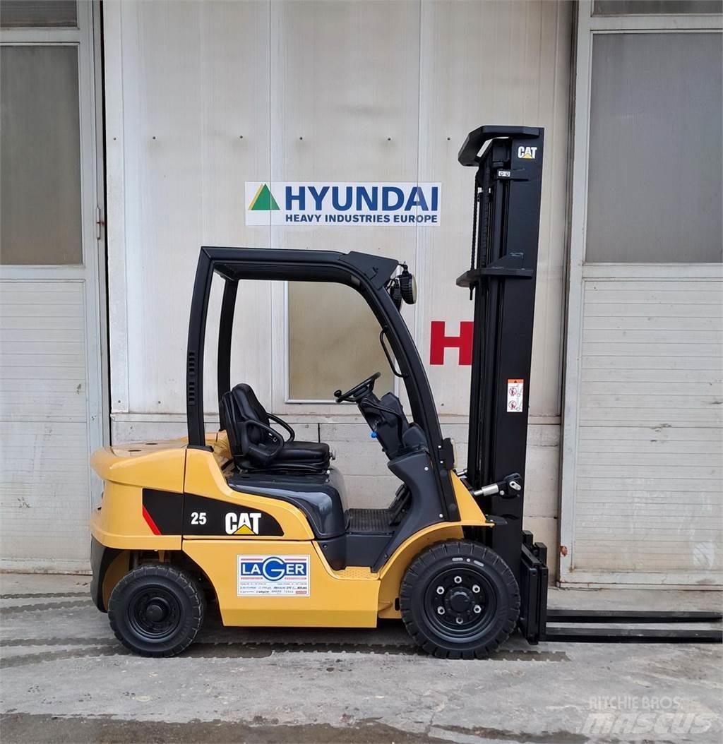 CAT DP25N Stivuitor diesel