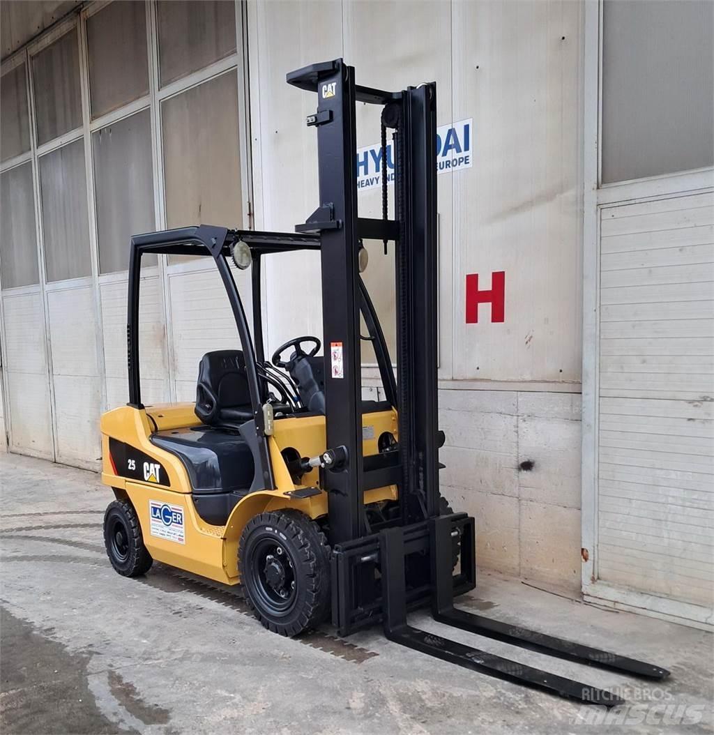 CAT DP25N Stivuitor diesel