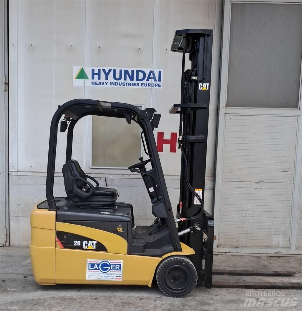 CAT EP20NT Stivuitor electric