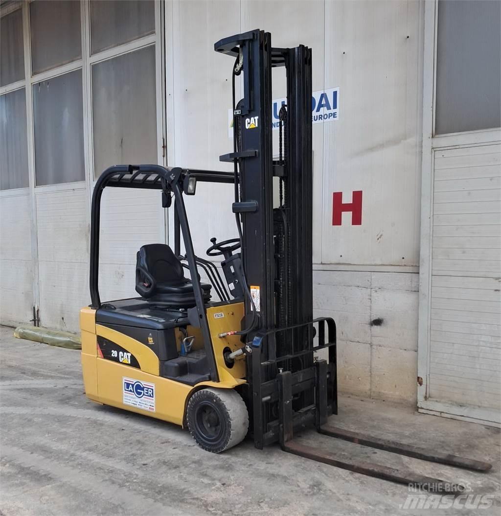 CAT EP20NT Stivuitor electric
