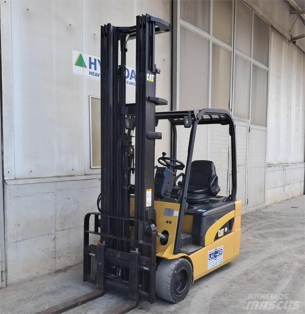 CAT EP20NT Stivuitor electric