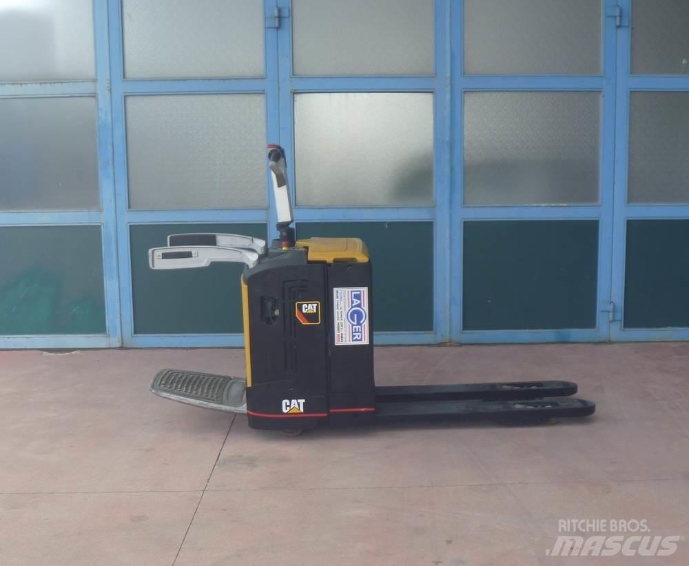 CAT NPV20N Transpaleta manuala