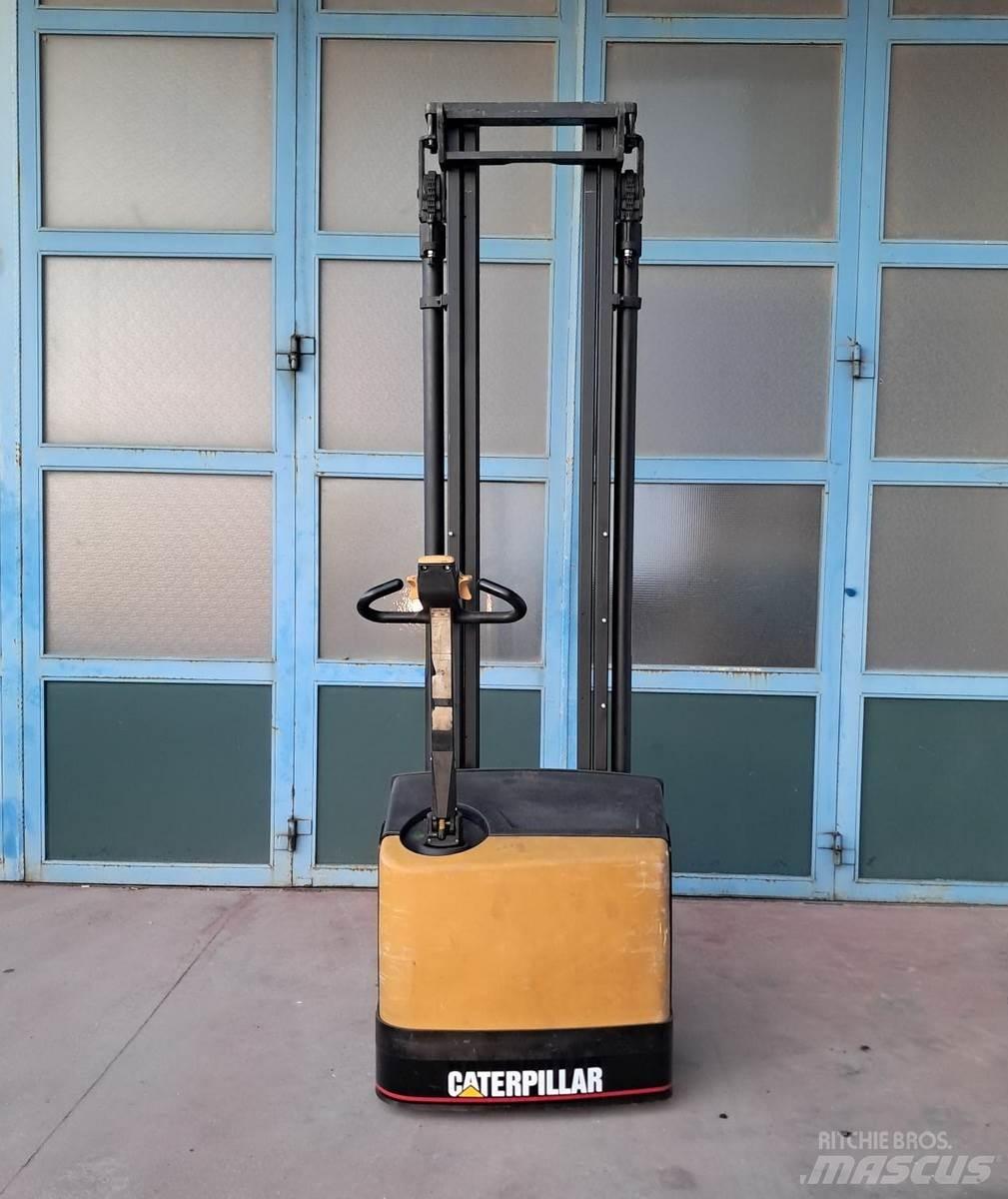 CAT NSP12N Transpaleta manuala