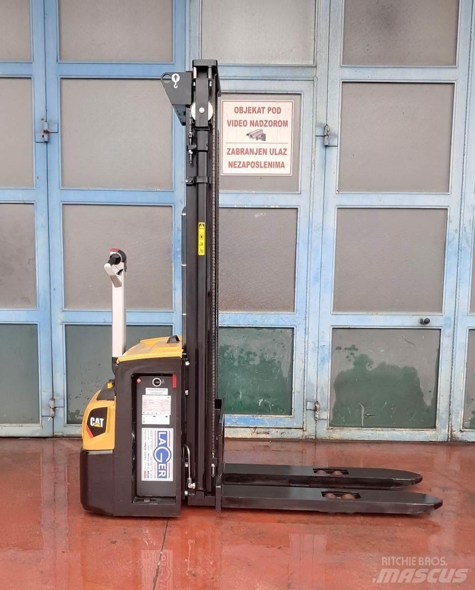 CAT NSP12N2 Transpaleta manuala