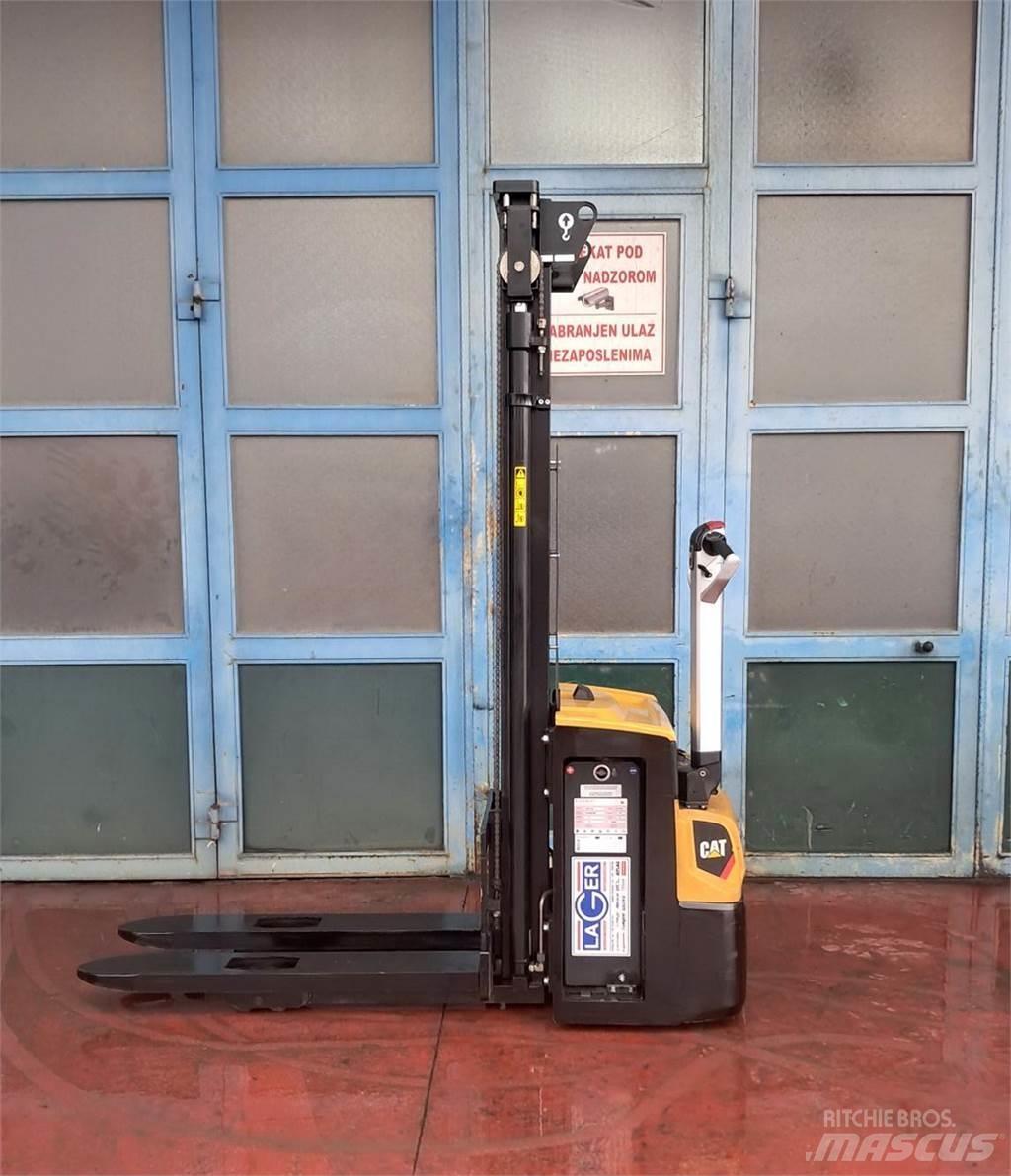 CAT NSP12N2 Transpaleta manuala