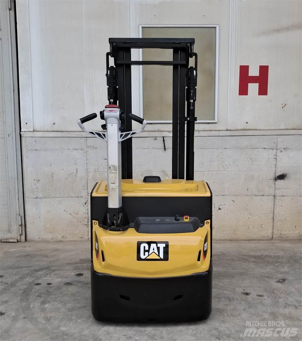 CAT NSP12N2 Transpaleta manuala
