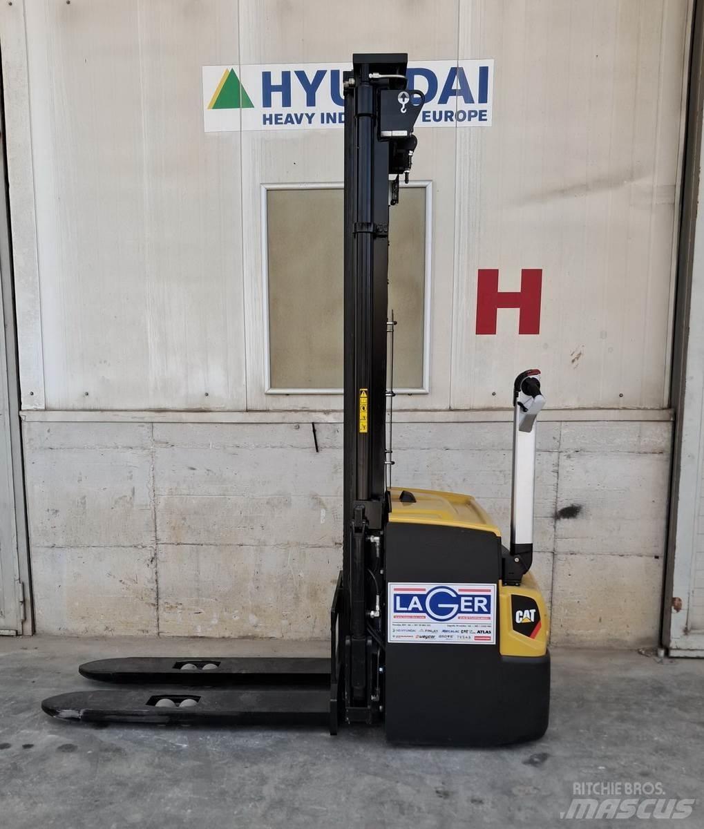 CAT NSP16N2 Transpaleta manuala