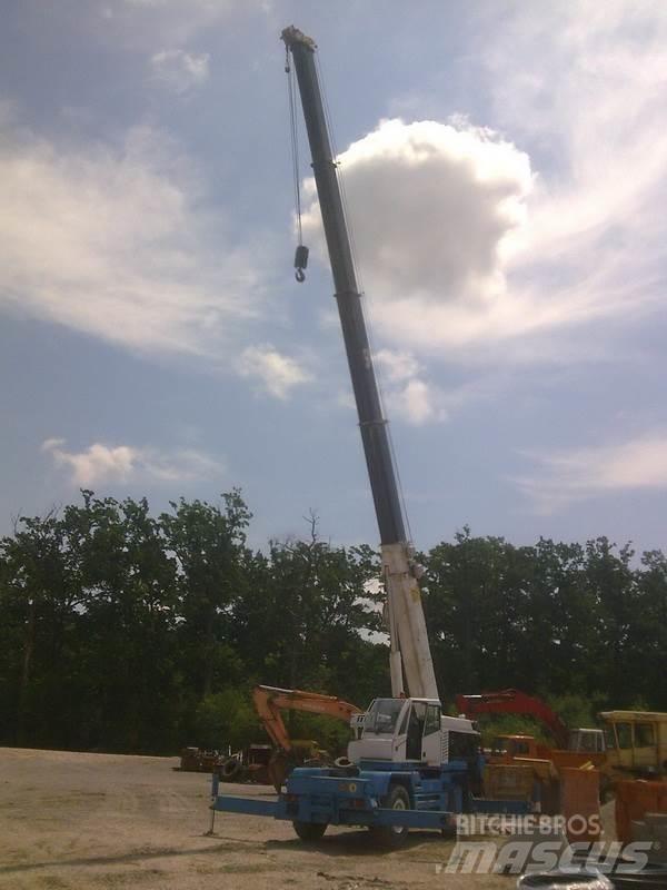 Compact Truck CT2-1 Macara teren accidentat