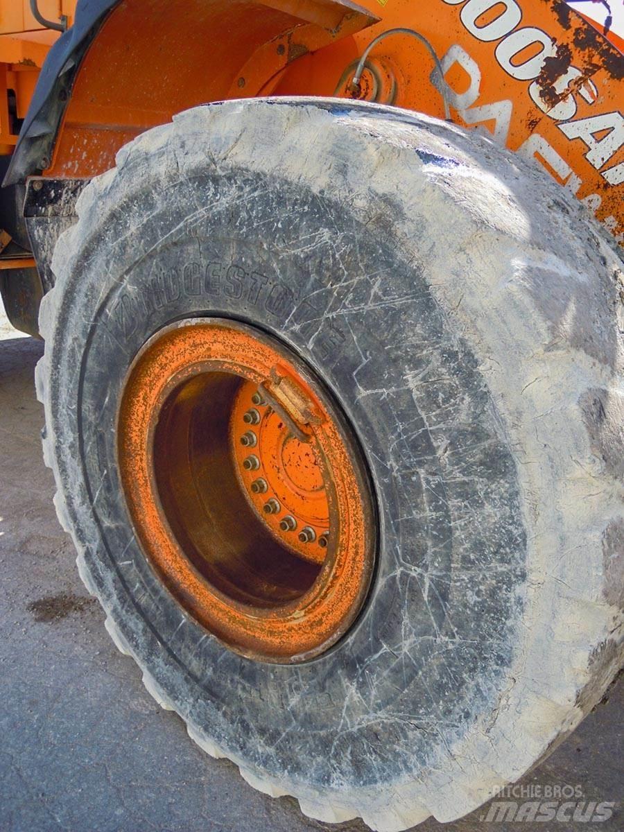 Doosan DL400 Incarcator pe pneuri